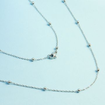 Łańcuszek ze stali chirurgicznej z kuleczkami w kolorze srebrnym 71cm