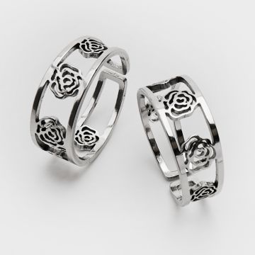 Obrączka regulowana ze stali chirurgicznej z różą w kolorze srebrnym 20mm