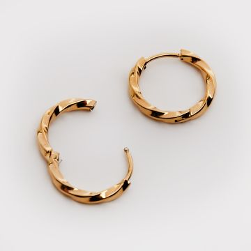 Kolczyki koła skręcane ze stali chirurgicznej w kolorze złotym 17mm