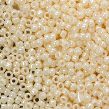 Koraliki TOHO Round 8/0 Opaque-Lustered Lt Beige Koraliki TOHO Round 8/0 Opaque-Lustered Lt Beige