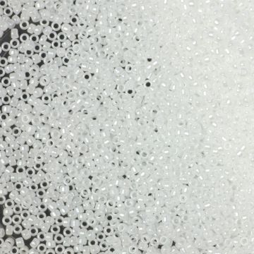 Koraliki TOHO Round Opaque-Lustered White 15/0