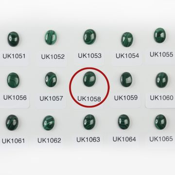 Malachit naturalny kaboszon owal 10,2mm