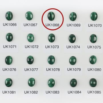 Malachit naturalny kaboszon owal 10,3mm