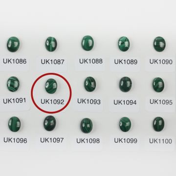 Malachit naturalny kaboszon owal 10,1mm