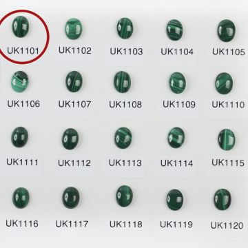 Malachit naturalny kaboszon owal 10,2mm