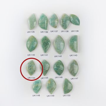 Amazonit kaboszon nieregularny jasny 32,3mm