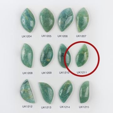 Amazonit kaboszon nieregularny 36,5mm