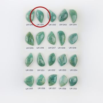 Amazonit kaboszon nieregularny 30mm