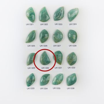 Amazonit kaboszon nieregularny 29mm Amazonit kaboszon nieregularny 29mm
