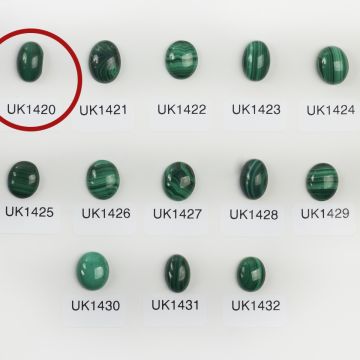 Malachit naturalny kaboszon owal 13mm