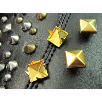 Ćwieki piramidki 8mm