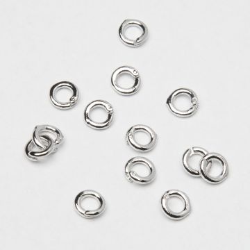 Kółeczko z zabezpieczeniem do podwieszania zawieszek mosiądz posrebrzany 925 5,5mm