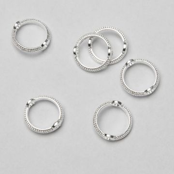 Okrągła ramka do koralików w kolorze srebrnym 8mm