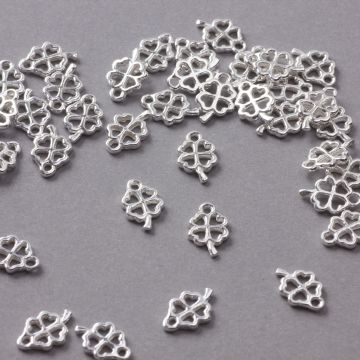 Srebrna zawieszka mini koniczynka AG925 6mm