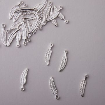 Srebrna zawieszka piórko wygięte 19,5mm AG925