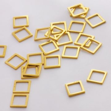 Srebrna zawieszka - łącznik kwadrat wycinany AG925 pozłacana 9mm