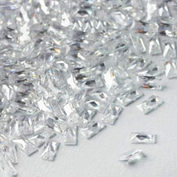 Cyrkonia bagieta fasetowana z dziurką crystal 3x6mm Cyrkonia bagieta fasetowana z dziurką crystal 3x6mm