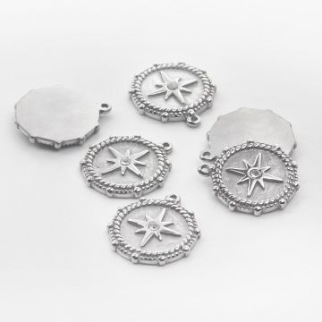 Zawieszka ze stali chirurgicznej kółko ozdobne z różą wiatrów i cyrkonią 22mm