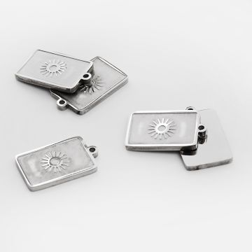 Zawieszka ze stali chirurgicznej grawerowana prostokąt ze słoneczkiem w kolorze srebrnym 17mm