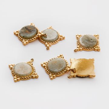 Zawieszka ze stali chirurgicznej kółko z labradorytem w kolorze złotym 25mm PVD