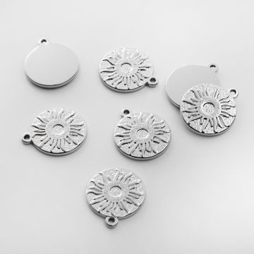 Zawieszka ze stali chirurgicznej kółko ze słońcem w kolorze srebrnym 18mm