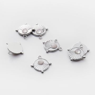 Zawieszka ze stali chirurgicznej kółko z wypustkami z różowym kryształem górskim w kolorze srebrnym 17,5mm