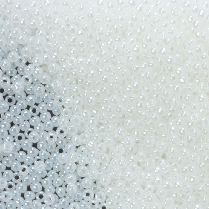 Koraliki TOHO Round 11/0 Ceylon Snowflake