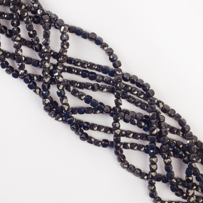 Spinel kostka fasetowana 4mm