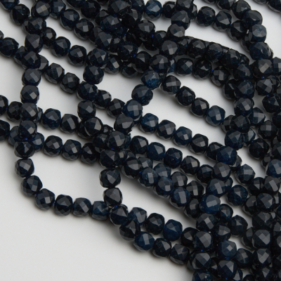 Jadeit granatowy kostka fasetowana 7mm