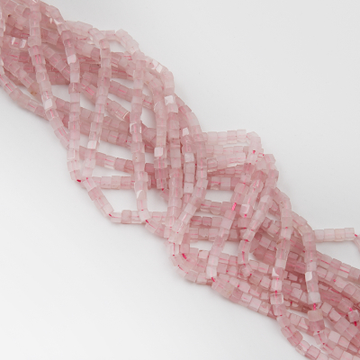 Kryształ g&oacute;rski r&oacute;żowy kostka gładka 4,5x4,5mm