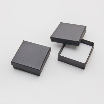 Pudełko do biżuterii czarne 8x8x3cm