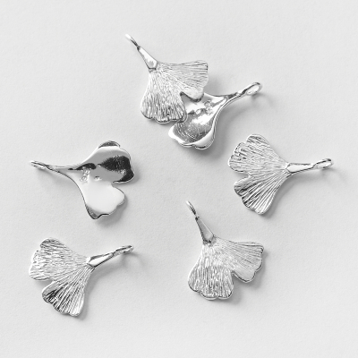 Srebrna zawieszka liść miłorzębu w okuciu AG925 18,5mm