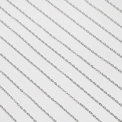 Łańcuszek owal nacinany ze stali szlachetnej w kolorze srebrnym 3,7x2,2mm