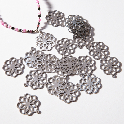 Zawieszka ze stali szlachetnej atom w kolorze srebrnym 19,7mm