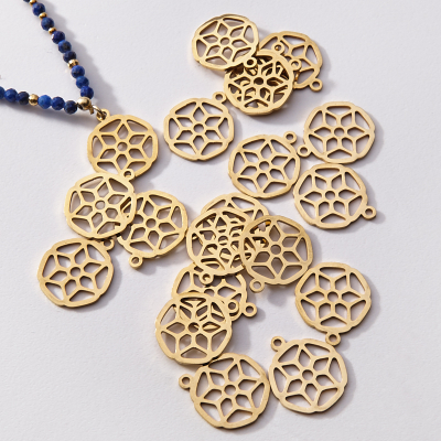 Zawieszka pozłacana ze stali szlachetnej kwiatek w kółku 15mm