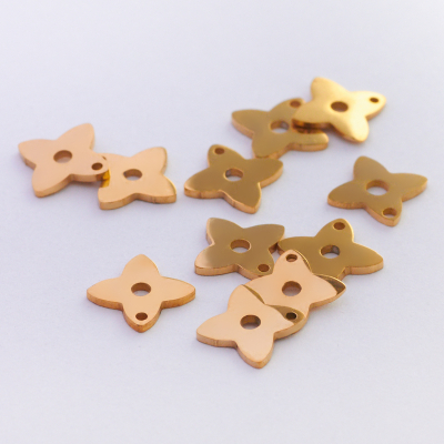 Mini zawieszka ze stali koniczynka 6mm PVD