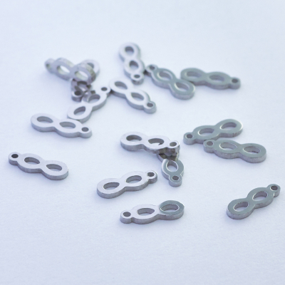Mini zawieszka ze stali nieskończoność 8,5mm