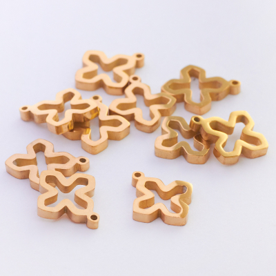 Mini zawieszka ze stali krzyżyk wycięty 10,5mm
