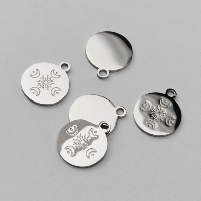 Zawieszka ze stali chirurgicznej kółko z grawerem w stylu boho w kolorze srebrnym 15mm