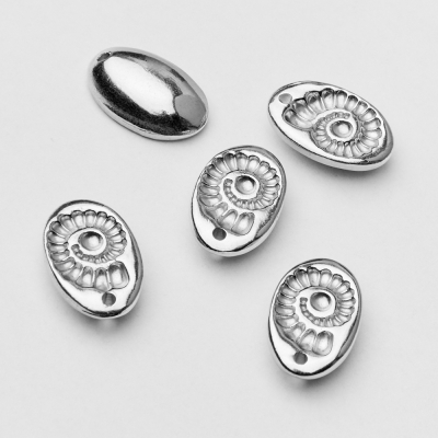 Zawieszka ze stali chirurgicznej odciśnięta muszla w kolorze srebrnym 17,5mm