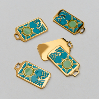 Emaliowana zawieszka ze stali chirurgicznej karta tarota zielone słońce w kolorze złotym 25,5mm PVD