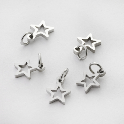 Mini zawieszka ze stali gwiazdka wycięta 8mm