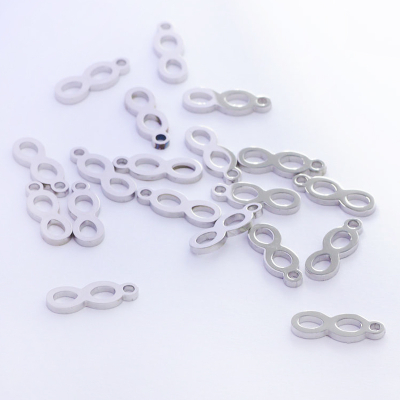 Zawieszka ze stali szlachetnej znak nieskończoności w kolorze srebrnym 11,5mm