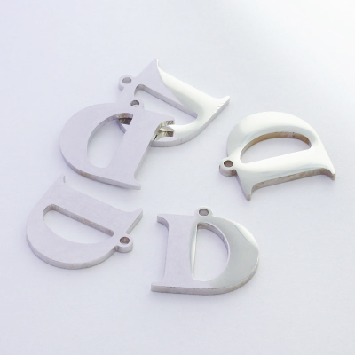 Zawieszka ze stali literka D 12,6mm
