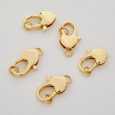 Zapięcie karabińczyk z serduszkiem z mosiądzu w kolorze złotym 17x11,5mm