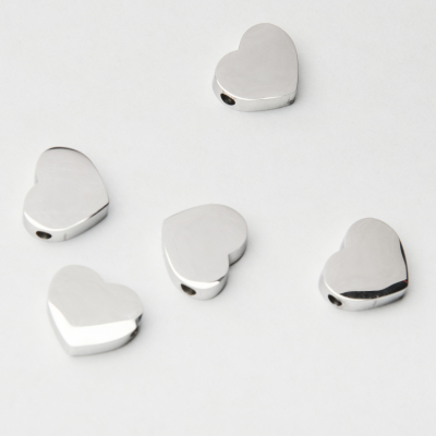 Koralik serduszko ze stali szlachetnej w kolorze srebrnym 8,5x10mm