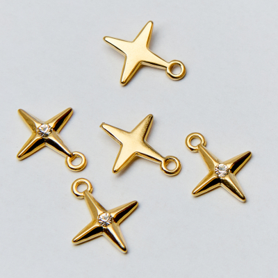 Zawieszka ze stali róża wiatrów z cyrkonią 18mm
