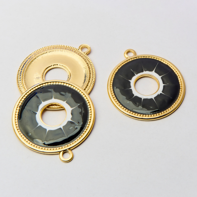 Zawieszka ze stali koło z czarną i białą emalią 47mm PVD