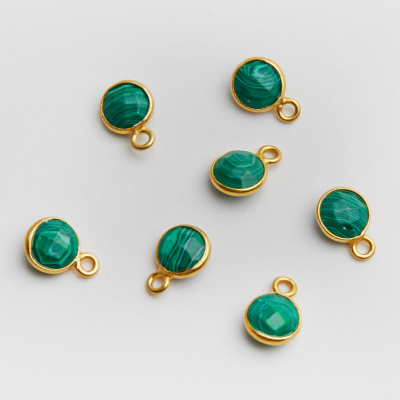 Srebrna zawieszka malachit fasetowany w okuciu pozłacany AG925 6mm