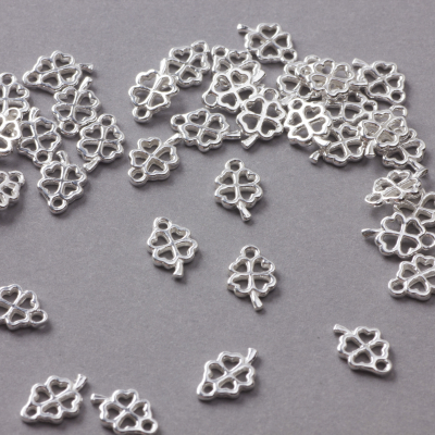 Srebrna zawieszka mini koniczynka AG925 6mm